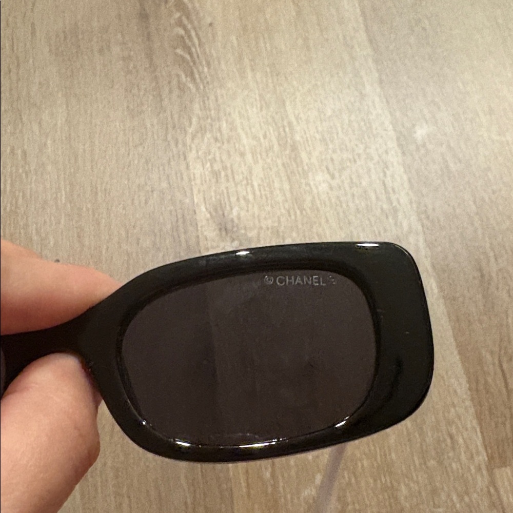 CHANEL Black and White Rectangular Logo Sunglasses authentic - Picture 3 of 6